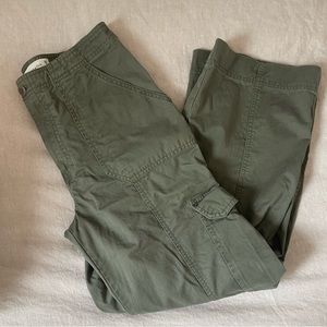 Abercrombie Army Green Relaxed Cargo Pant | Size 28 Short | Color Olive